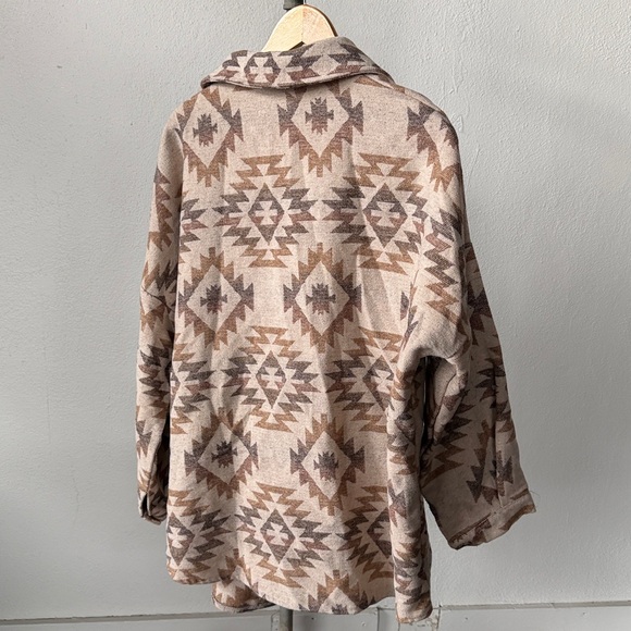 Davi & Dani Western Aztec Shacket Size Large - Picture 3 of 3